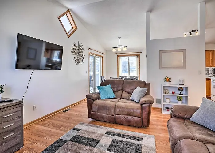Charming Shakopee Vacation Rental With Deck!
