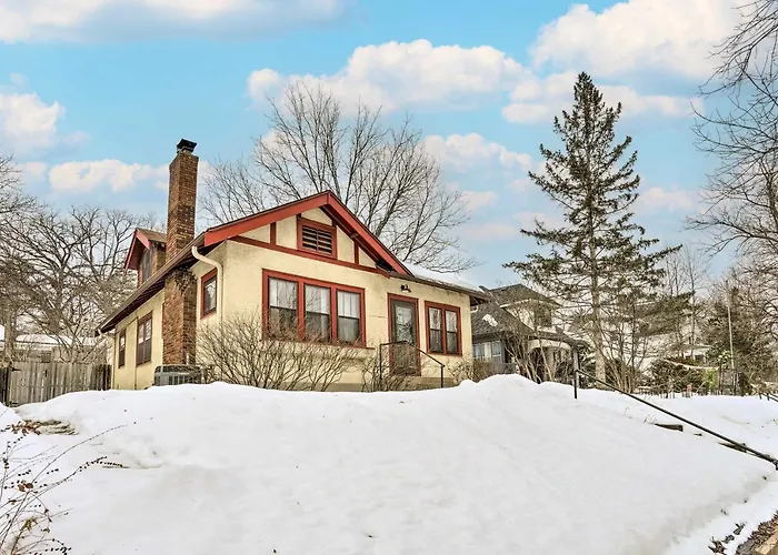 Minneapolis Vacation Rental Near Lake Harriet