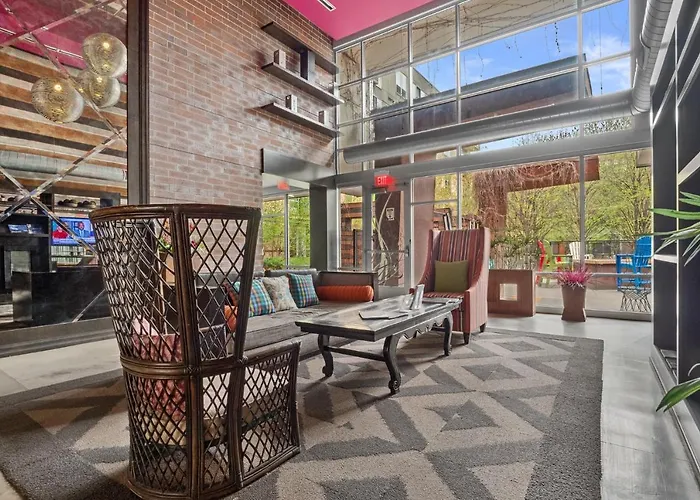 Stylish One Bedroom Condo Downtown Minneapolis 404