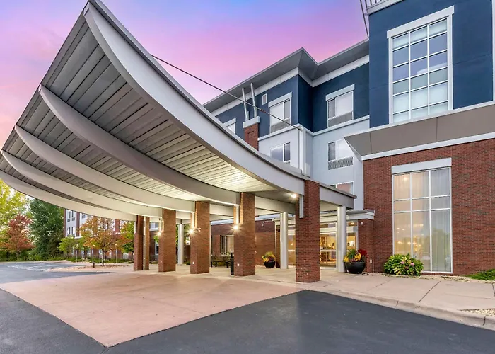 Cambria Hotel Minneapolis Maple Grove