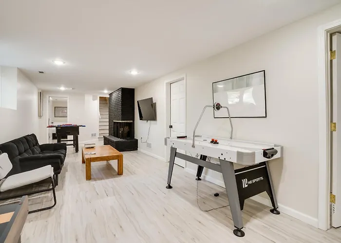 Cozy Minneapolis Home With Air Hockey, Near Downtown