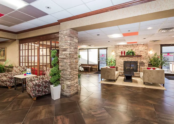 Ramada By Wyndham Plymouth Hotel & Conference Center