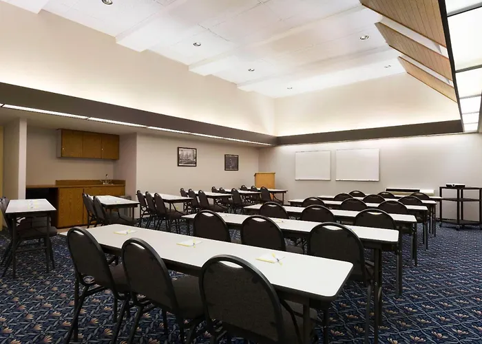 Days Hotel By Wyndham University Ave Se Minneapolis