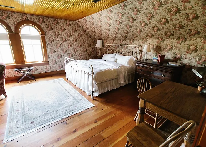 B&B Red Wing