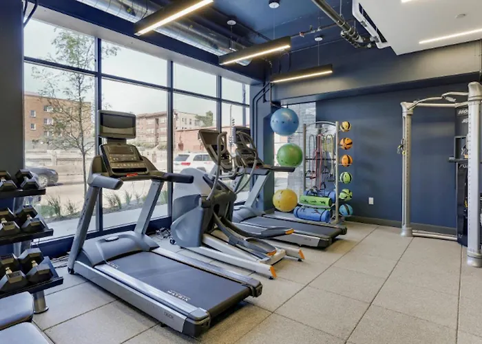 Sunny Uptown Suites By Sonder Minneapolis