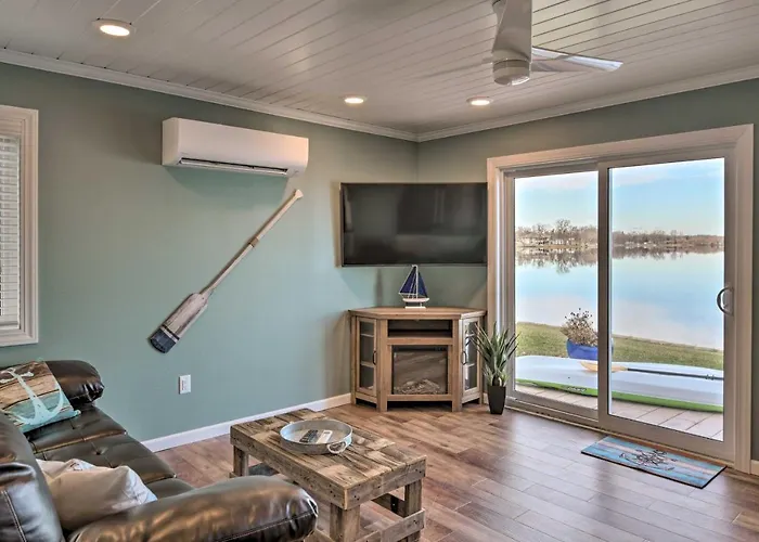 The Lakefront Home - 5 Minutes From Detroit Lakes!